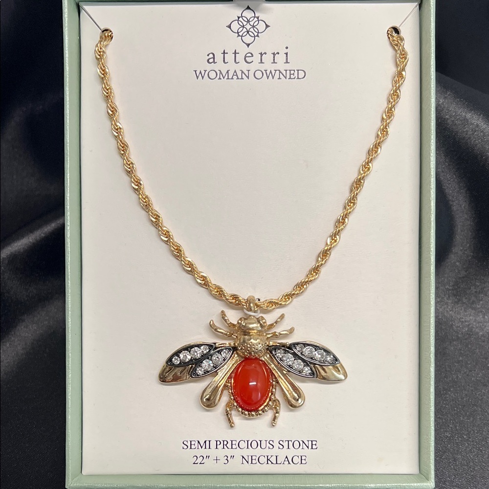 Atterri | Queen Bee Pendant Necklace